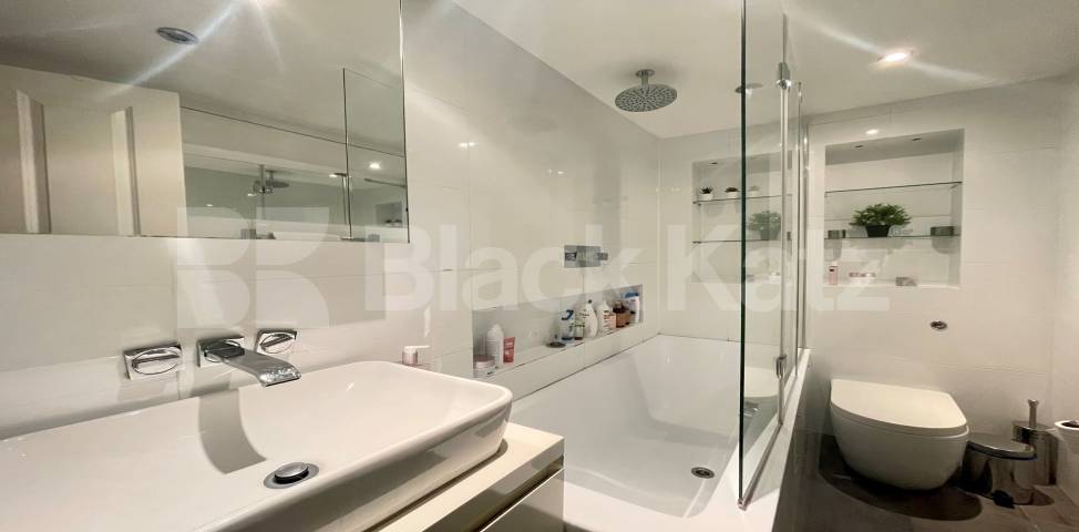 			LET , 3 Bedroom, 1 bath, 1 reception Apartment			 Rattray Road, Brixton